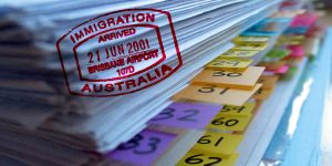 مدارک لازم جهت ثبت‌نام سفارت استرالیا به صورت آنلاین به منظور اخذ ویزای استرالیا کدام‌اند؟